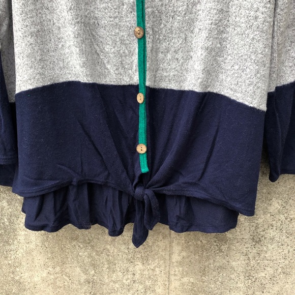 Emerald Color Block Long Sleeve Tie Front Top - Picture 5 of 6